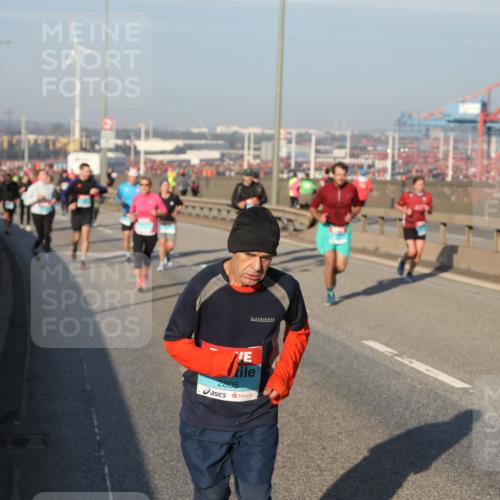 03.10.2025 - Köhlbrandbrückenlauf Yannick Fuchs http://msf.ph/oto/9174648 03.10.2025 08:43:36 Position 2 2805 meine-sportfotos.de