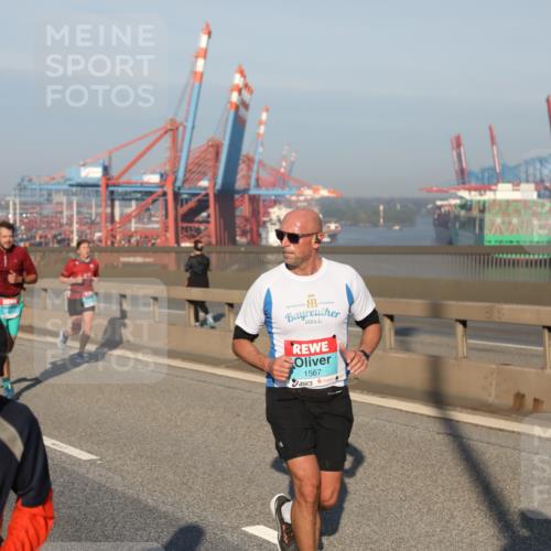03.10.2025 - Köhlbrandbrückenlauf Yannick Fuchs http://msf.ph/oto/9174651 03.10.2025 08:43:37 Position 2 1567 meine-sportfotos.de