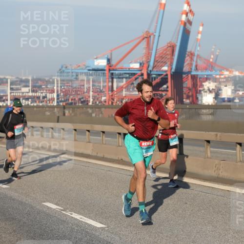 03.10.2025 - Köhlbrandbrückenlauf Yannick Fuchs http://msf.ph/oto/9174655 03.10.2025 08:43:38 Position 2  meine-sportfotos.de