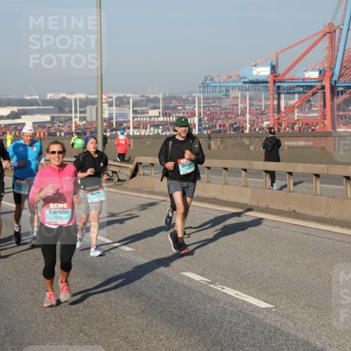 03.10.2025 - Köhlbrandbrückenlauf Yannick Fuchs http://msf.ph/oto/9174661 03.10.2025 08:43:39 Position 2 1566 meine-sportfotos.de