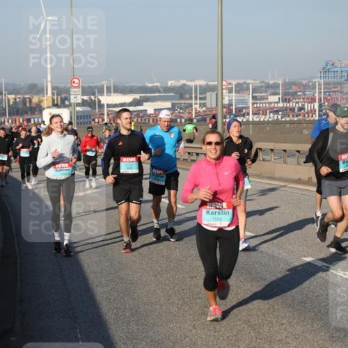 03.10.2025 - Köhlbrandbrückenlauf Yannick Fuchs http://msf.ph/oto/9174664 03.10.2025 08:43:40 Position 2 1229, 1566 meine-sportfotos.de