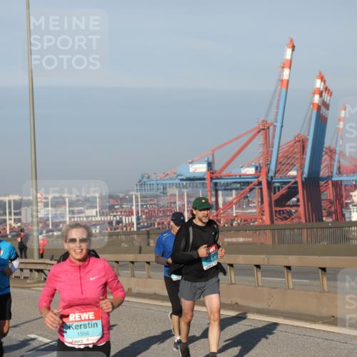 03.10.2025 - Köhlbrandbrückenlauf Yannick Fuchs http://msf.ph/oto/9174673 03.10.2025 08:43:40 Position 2 3218, 1566 meine-sportfotos.de