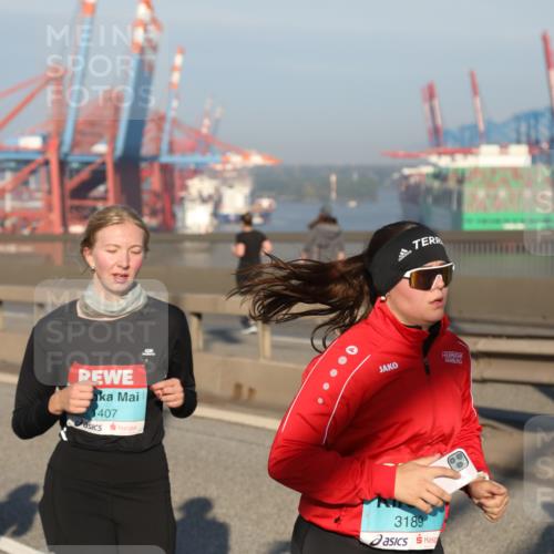 03.10.2025 - Köhlbrandbrückenlauf Yannick Fuchs http://msf.ph/oto/9174734 03.10.2025 08:43:52 Position 2 60, 0, 407, 3189 meine-sportfotos.de