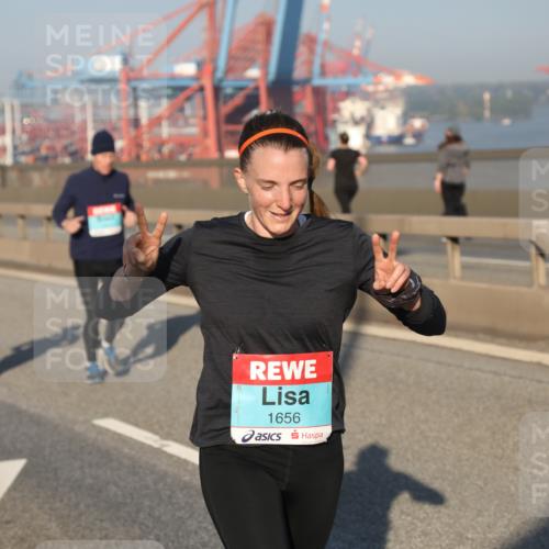 03.10.2025 - Köhlbrandbrückenlauf Yannick Fuchs http://msf.ph/oto/9174742 03.10.2025 08:43:53 Position 2 1656 meine-sportfotos.de