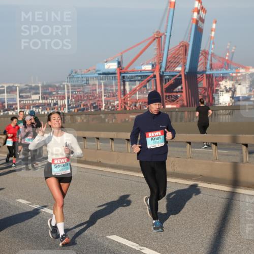 03.10.2025 - Köhlbrandbrückenlauf Yannick Fuchs http://msf.ph/oto/9174746 03.10.2025 08:43:53 Position 2 1203, 1257 meine-sportfotos.de