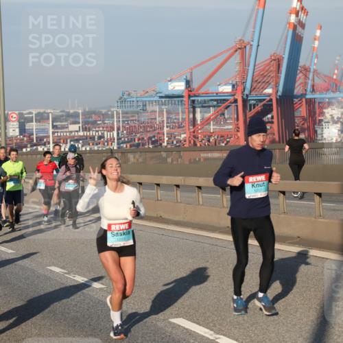 03.10.2025 - Köhlbrandbrückenlauf Yannick Fuchs http://msf.ph/oto/9174748 03.10.2025 08:43:53 Position 2 3734, 1203, 1257 meine-sportfotos.de