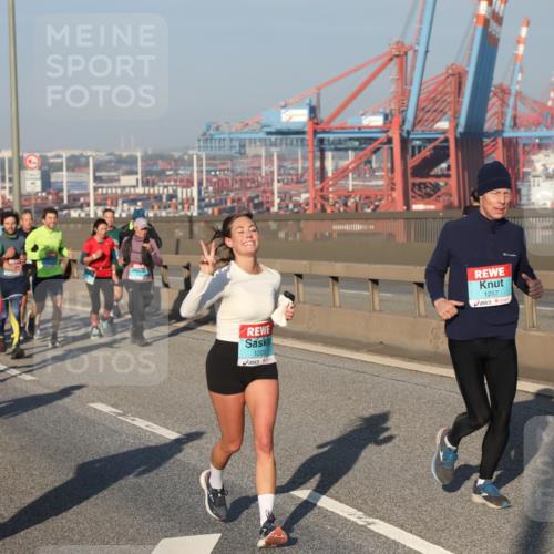 03.10.2025 - Köhlbrandbrückenlauf Yannick Fuchs http://msf.ph/oto/9174750 03.10.2025 08:43:54 Position 2 3734, 1203, 1257 meine-sportfotos.de