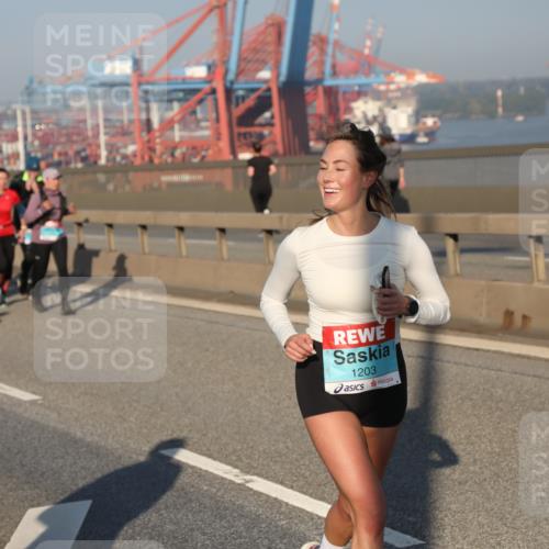 03.10.2025 - Köhlbrandbrückenlauf Yannick Fuchs http://msf.ph/oto/9174760 03.10.2025 08:43:55 Position 2 34, 1203 meine-sportfotos.de