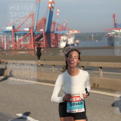 03.10.2025 - Köhlbrandbrückenlauf Yannick Fuchs http://msf.ph/oto/9174762 03.10.2025 08:43:55 Position 2 1203 meine-sportfotos.de