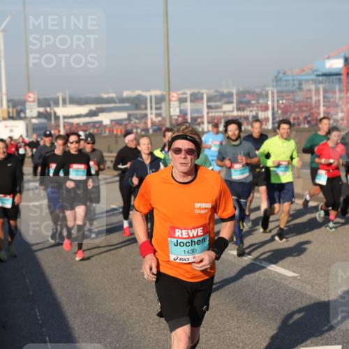 03.10.2025 - Köhlbrandbrückenlauf Yannick Fuchs http://msf.ph/oto/9174767 03.10.2025 08:43:56 Position 2 1430 meine-sportfotos.de