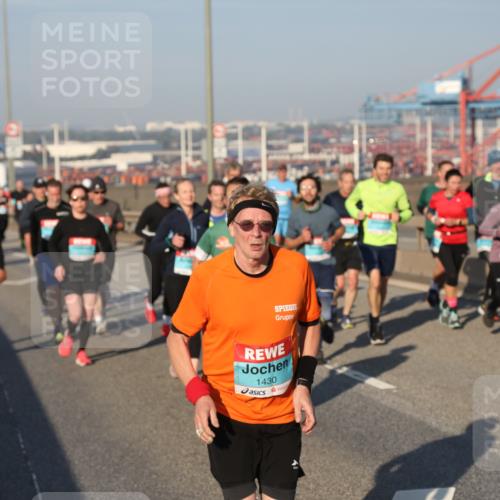 03.10.2025 - Köhlbrandbrückenlauf Yannick Fuchs http://msf.ph/oto/9174768 03.10.2025 08:43:56 Position 2 1430 meine-sportfotos.de