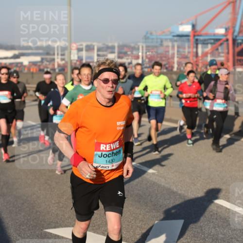 03.10.2025 - Köhlbrandbrückenlauf Yannick Fuchs http://msf.ph/oto/9174771 03.10.2025 08:43:56 Position 2 1430 meine-sportfotos.de