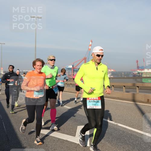 03.10.2025 - Köhlbrandbrückenlauf Yannick Fuchs http://msf.ph/oto/9174794 03.10.2025 08:44:13 Position 2 1343, 2942 meine-sportfotos.de