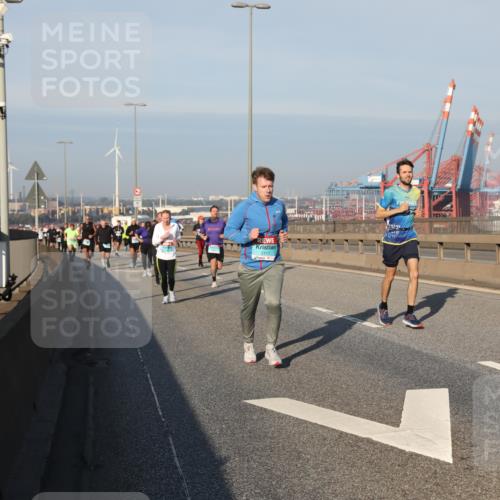 03.10.2025 - Köhlbrandbrückenlauf Yannick Fuchs http://msf.ph/oto/9174827 03.10.2025 08:44:18 Position 2 2117 meine-sportfotos.de