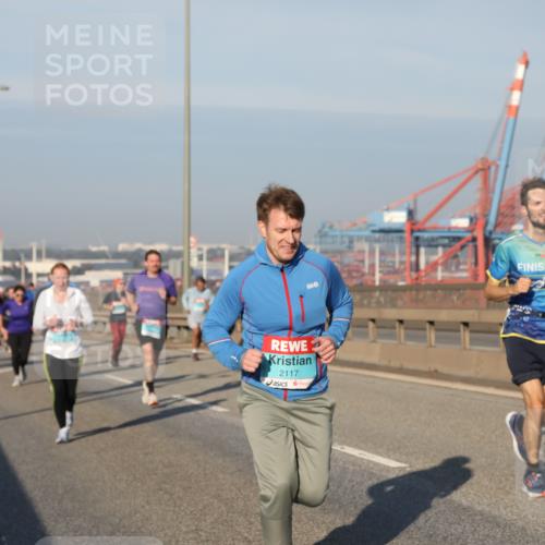 03.10.2025 - Köhlbrandbrückenlauf Yannick Fuchs http://msf.ph/oto/9174833 03.10.2025 08:44:19 Position 2 2117 meine-sportfotos.de