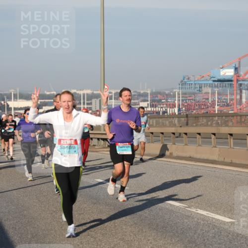 03.10.2025 - Köhlbrandbrückenlauf Yannick Fuchs http://msf.ph/oto/9174841 03.10.2025 08:44:20 Position 2  meine-sportfotos.de