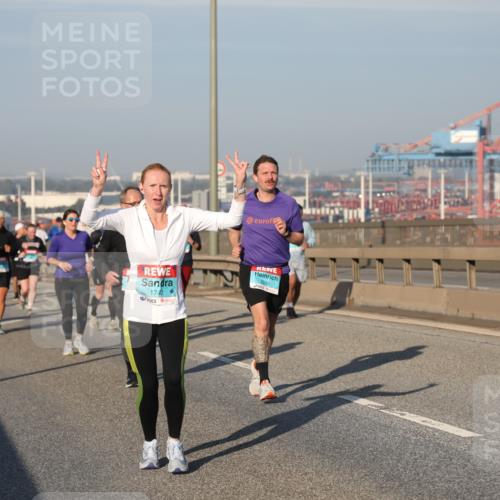 03.10.2025 - Köhlbrandbrückenlauf Yannick Fuchs http://msf.ph/oto/9174844 03.10.2025 08:44:20 Position 2 1742, 2990 meine-sportfotos.de