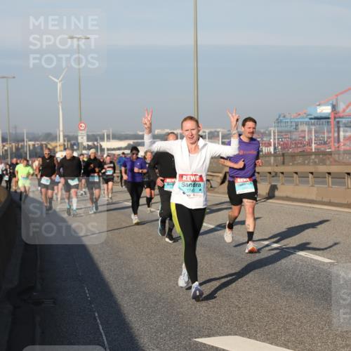 03.10.2025 - Köhlbrandbrückenlauf Yannick Fuchs http://msf.ph/oto/9174847 03.10.2025 08:44:21 Position 2 1742 meine-sportfotos.de