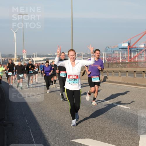 03.10.2025 - Köhlbrandbrückenlauf Yannick Fuchs http://msf.ph/oto/9174850 03.10.2025 08:44:21 Position 2 1742 meine-sportfotos.de