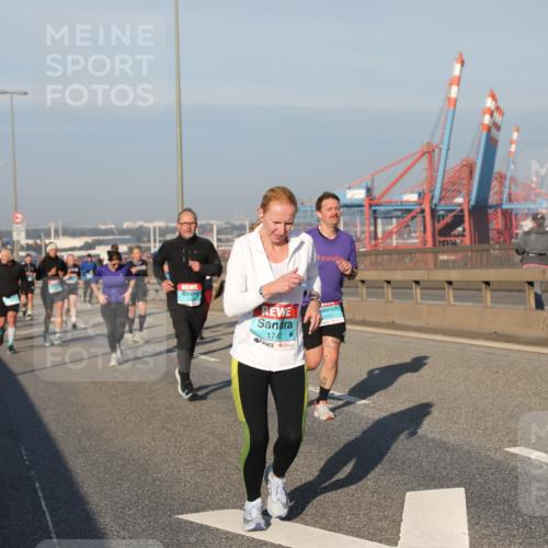 03.10.2025 - Köhlbrandbrückenlauf Yannick Fuchs http://msf.ph/oto/9174857 03.10.2025 08:44:22 Position 2 1742 meine-sportfotos.de