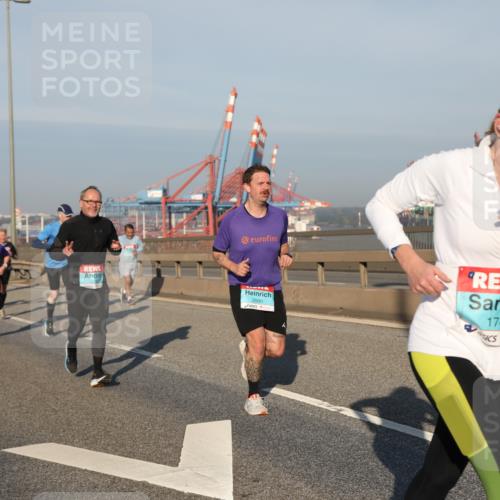 03.10.2025 - Köhlbrandbrückenlauf Yannick Fuchs http://msf.ph/oto/9174863 03.10.2025 08:44:23 Position 2 2990, 1742 meine-sportfotos.de
