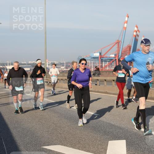 03.10.2025 - Köhlbrandbrückenlauf Yannick Fuchs http://msf.ph/oto/9174876 03.10.2025 08:44:25 Position 2 2015, 28 meine-sportfotos.de