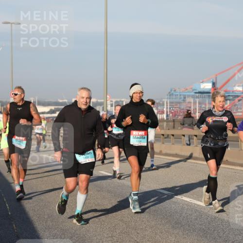 03.10.2025 - Köhlbrandbrückenlauf Yannick Fuchs http://msf.ph/oto/9174886 03.10.2025 08:44:26 Position 2 1435, 1450, 1338 meine-sportfotos.de