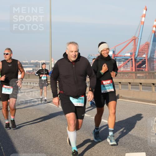 03.10.2025 - Köhlbrandbrückenlauf Yannick Fuchs http://msf.ph/oto/9174894 03.10.2025 08:44:27 Position 2 1435, 1450, 1338 meine-sportfotos.de
