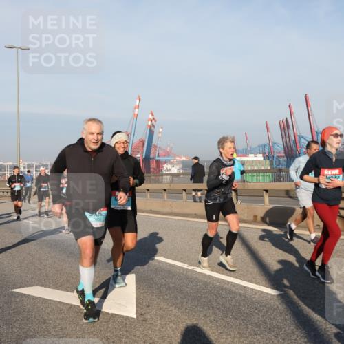 03.10.2025 - Köhlbrandbrückenlauf Yannick Fuchs http://msf.ph/oto/9174898 03.10.2025 08:44:28 Position 2 1450 meine-sportfotos.de
