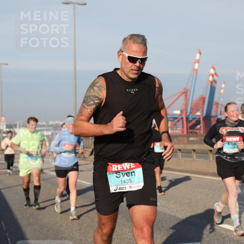 03.10.2025 - Köhlbrandbrückenlauf Yannick Fuchs http://msf.ph/oto/9174916 03.10.2025 08:44:30 Position 2 1435 meine-sportfotos.de