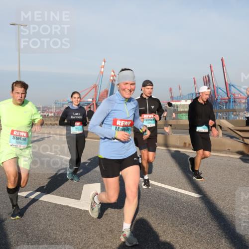 03.10.2025 - Köhlbrandbrückenlauf Yannick Fuchs http://msf.ph/oto/9174936 03.10.2025 08:44:32 Position 2 1259, 3743 meine-sportfotos.de