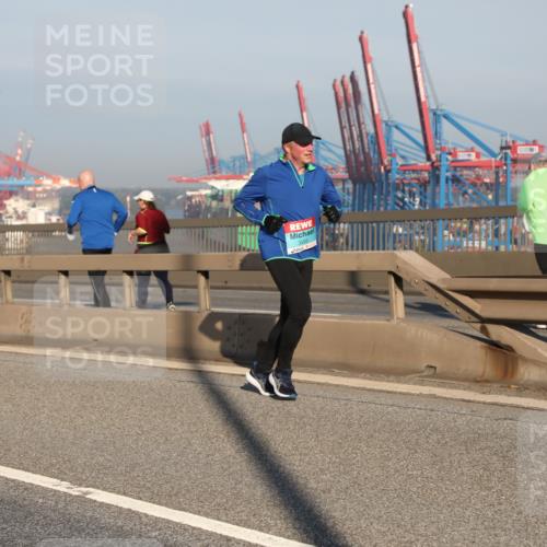 03.10.2025 - Köhlbrandbrückenlauf Yannick Fuchs http://msf.ph/oto/9174980 03.10.2025 08:44:36 Position 2 2134 meine-sportfotos.de