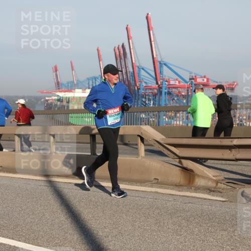 03.10.2025 - Köhlbrandbrückenlauf Yannick Fuchs http://msf.ph/oto/9174984 03.10.2025 08:44:36 Position 2  meine-sportfotos.de