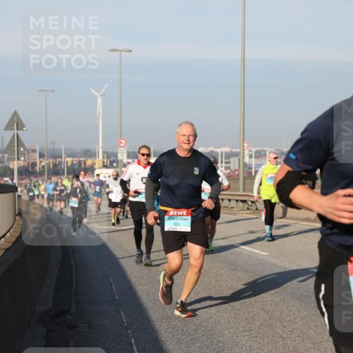 03.10.2025 - Köhlbrandbrückenlauf Yannick Fuchs http://msf.ph/oto/9175006 03.10.2025 08:44:37 Position 2 3032, 1408 meine-sportfotos.de