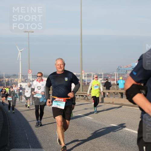 03.10.2025 - Köhlbrandbrückenlauf Yannick Fuchs http://msf.ph/oto/9175012 03.10.2025 08:44:37 Position 2 3032, 1408 meine-sportfotos.de