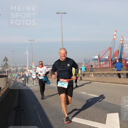 03.10.2025 - Köhlbrandbrückenlauf Yannick Fuchs http://msf.ph/oto/9175017 03.10.2025 08:44:38 Position 2 3032 meine-sportfotos.de