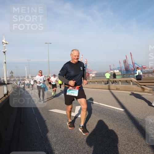 03.10.2025 - Köhlbrandbrückenlauf Yannick Fuchs http://msf.ph/oto/9175030 03.10.2025 08:44:39 Position 2 3032 meine-sportfotos.de