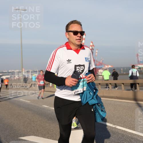 03.10.2025 - Köhlbrandbrückenlauf Yannick Fuchs http://msf.ph/oto/9175062 03.10.2025 08:44:41 Position 2 1371 meine-sportfotos.de