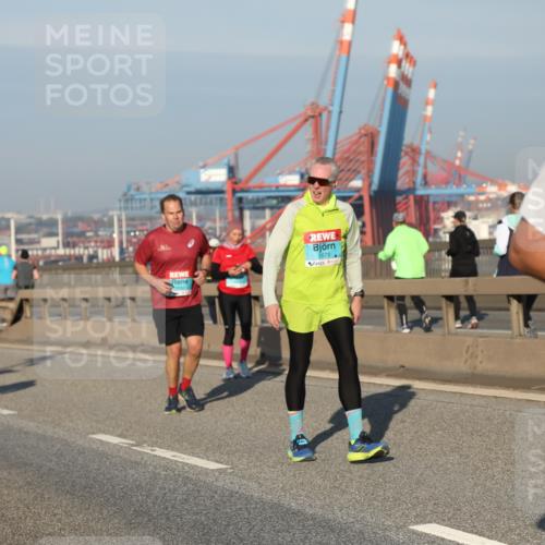 03.10.2025 - Köhlbrandbrückenlauf Yannick Fuchs http://msf.ph/oto/9175072 03.10.2025 08:44:42 Position 2 2679, 13 meine-sportfotos.de