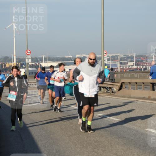 03.10.2025 - Köhlbrandbrückenlauf Yannick Fuchs http://msf.ph/oto/9175089 03.10.2025 08:44:43 Position 2 1500, 18 meine-sportfotos.de
