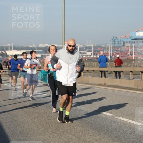 03.10.2025 - Köhlbrandbrückenlauf Yannick Fuchs http://msf.ph/oto/9175101 03.10.2025 08:44:44 Position 2 1679 meine-sportfotos.de