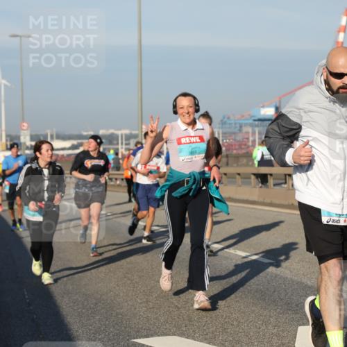 03.10.2025 - Köhlbrandbrückenlauf Yannick Fuchs http://msf.ph/oto/9175143 03.10.2025 08:44:47 Position 2 3818 meine-sportfotos.de
