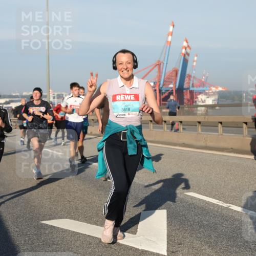 03.10.2025 - Köhlbrandbrückenlauf Yannick Fuchs http://msf.ph/oto/9175165 03.10.2025 08:44:48 Position 2 3818, 753 meine-sportfotos.de