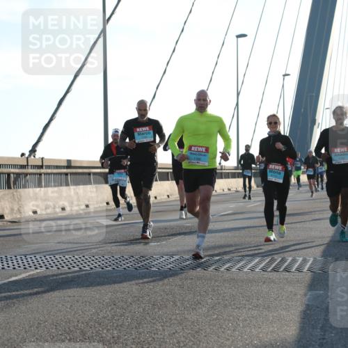 03.10.2025 - Köhlbrandbrückenlauf Yannick Fuchs http://msf.ph/oto/9175216 03.10.2025 08:24:01 Position 1 1194, 1168, 3174 meine-sportfotos.de
