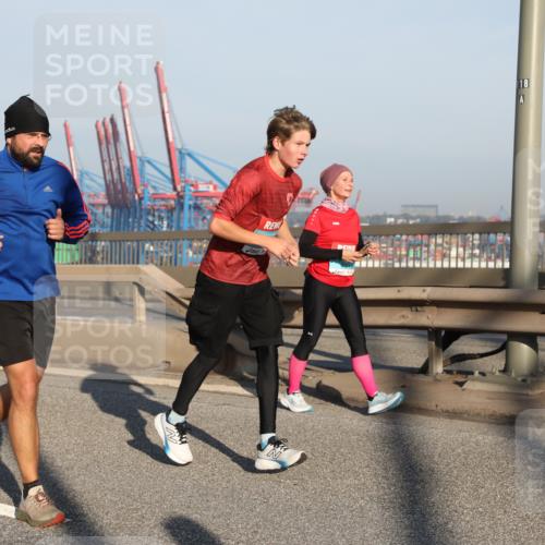 03.10.2025 - Köhlbrandbrückenlauf Yannick Fuchs http://msf.ph/oto/9175234 03.10.2025 08:44:53 Position 2 18 meine-sportfotos.de