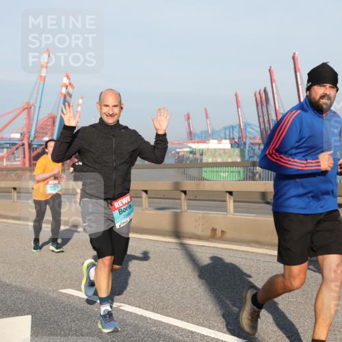 03.10.2025 - Köhlbrandbrückenlauf Yannick Fuchs http://msf.ph/oto/9175239 03.10.2025 08:44:54 Position 2 3369 meine-sportfotos.de