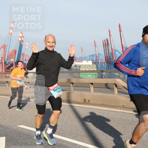 03.10.2025 - Köhlbrandbrückenlauf Yannick Fuchs http://msf.ph/oto/9175242 03.10.2025 08:44:54 Position 2 3369 meine-sportfotos.de