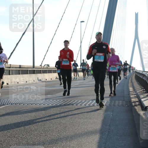 03.10.2025 - Köhlbrandbrückenlauf Yannick Fuchs http://msf.ph/oto/9175248 03.10.2025 08:24:04 Position 1 1197, 3403 meine-sportfotos.de
