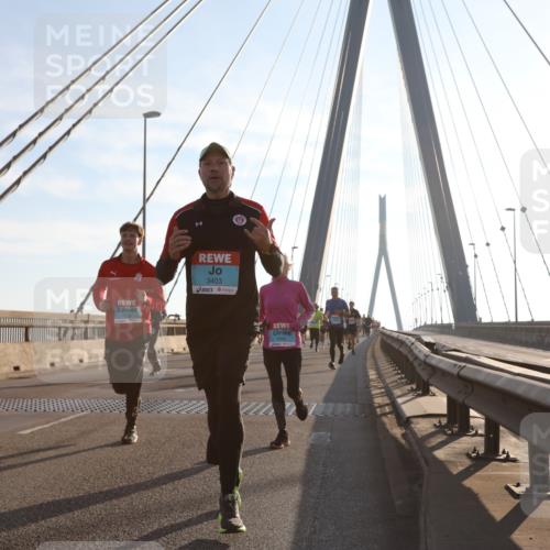 03.10.2025 - Köhlbrandbrückenlauf Yannick Fuchs http://msf.ph/oto/9175267 03.10.2025 08:24:05 Position 1 3403 meine-sportfotos.de