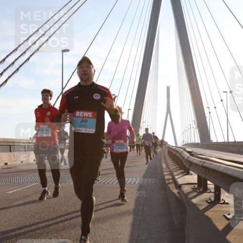 03.10.2025 - Köhlbrandbrückenlauf Yannick Fuchs http://msf.ph/oto/9175270 03.10.2025 08:24:05 Position 1 3403, 1118 meine-sportfotos.de